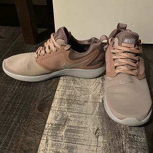 Nike Lunarsolo Sneakers